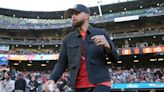 Watch: Steph Curry and his son Canon make appearance at Giants game