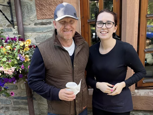 Trainspotting star makes surprise visit to Loch Lomond restaurant leaving staff 'fangirling'