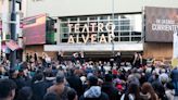 La avenida Corrientes festejó la reapertura del Teatro Alvear, tras estar cerrado durante casi una década