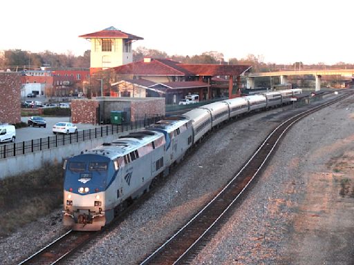 Amtrak on-time performance woes mirror host railroad freight service, shippers say - Trains