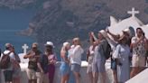 La masificación turística ahoga a Santorini: piden a los vecinos que se queden confinados en casa
