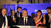 Législatives 2024 : Eric Ciotti sauve sa députation, mais confirme être un chat noir