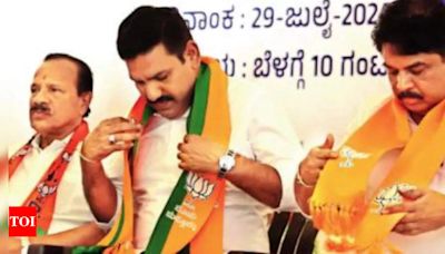 Discord in Karnataka BJP as anti-BY Vijayendra group plans parallel march | Bengaluru News - Times of India