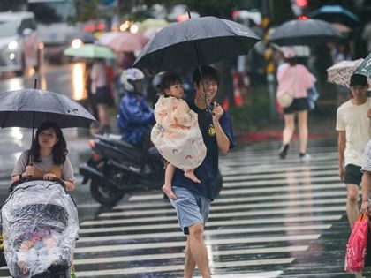 早安世界》低壓帶影響全台有雨 基隆北海岸、南部東南部防豪雨