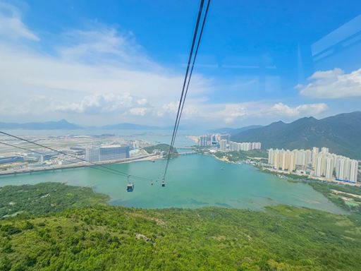 香港景點推薦【昂坪360纜車】大嶼山一日遊推薦~眺望香港市景與山景，飽覽壯麗景色（門票、行程推薦）