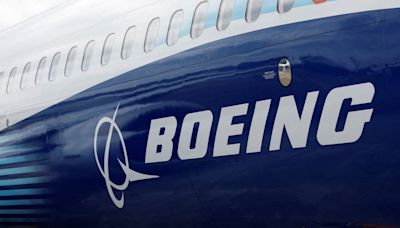 Los trabajadores de una fábrica estadounidense de Boeing van a huelga - La Tercera