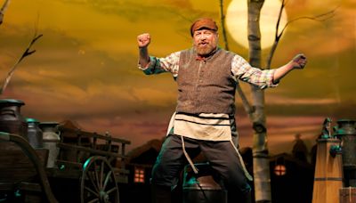 Review: FIDDLER ON THE ROOF at The Phoenix Theatre Company