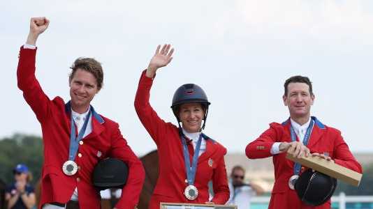 Palm Beach County’s Laura Kraut wins silver medal in equestrian jumping at Paris Olympics