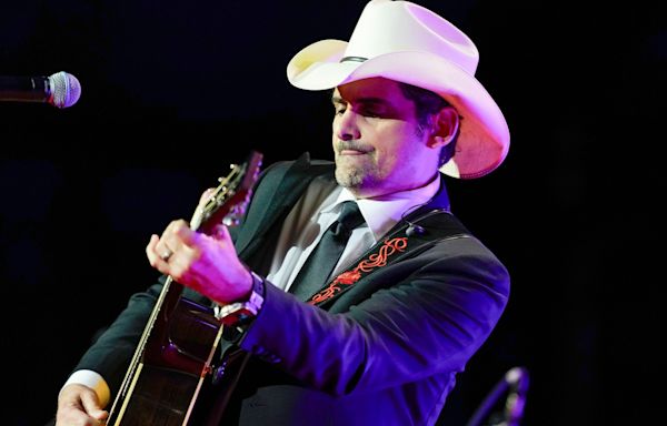 Brad Paisley performing in CNY this weekend: How much are tickets?