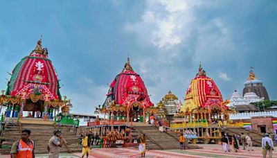 Jagannath Rath Yatra commences, thousands pull chariots to Gundicha temple | PICS