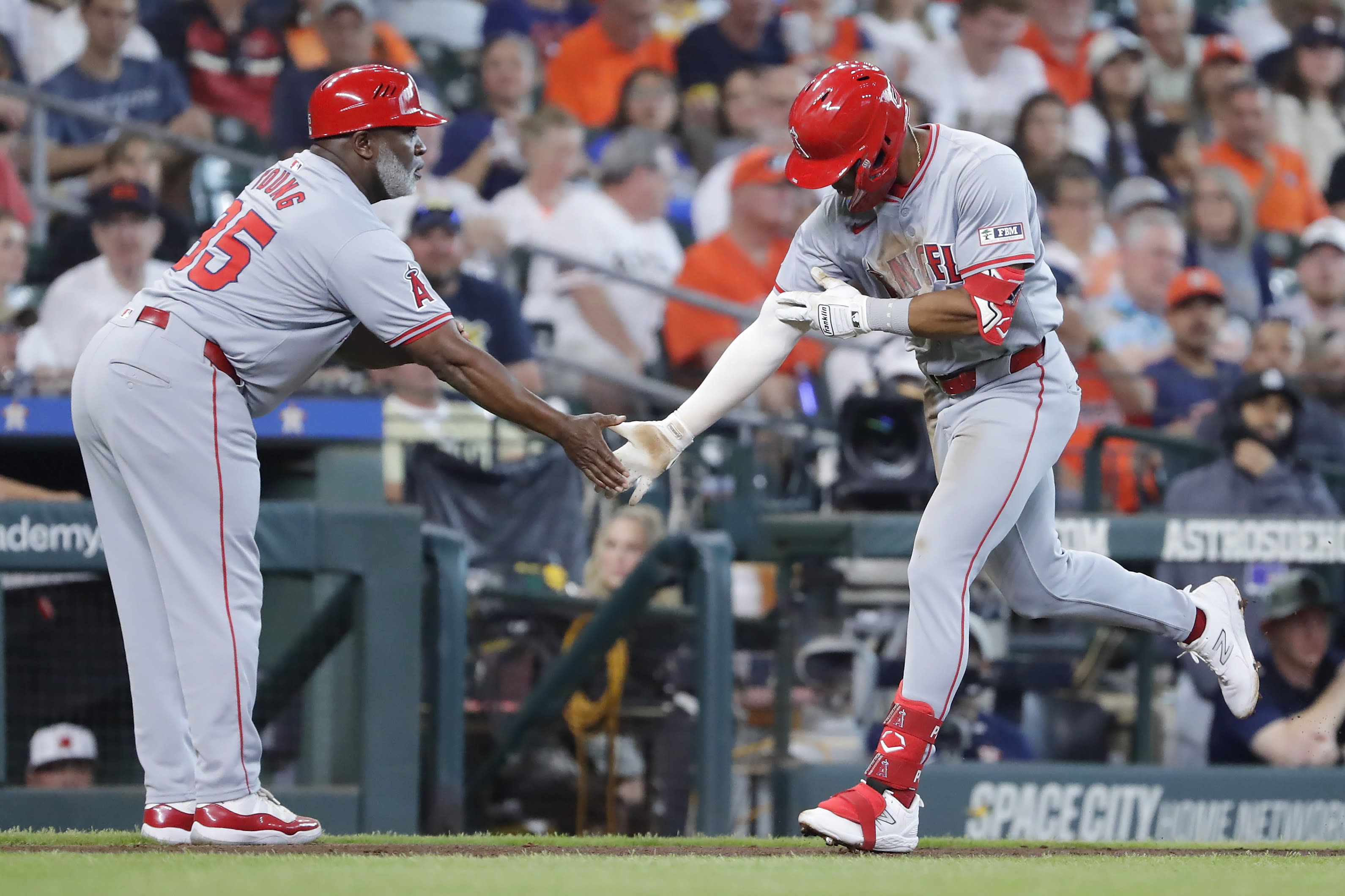 MLB, MLBPA announce expanded financial assistance programs for former Negro Leagues players