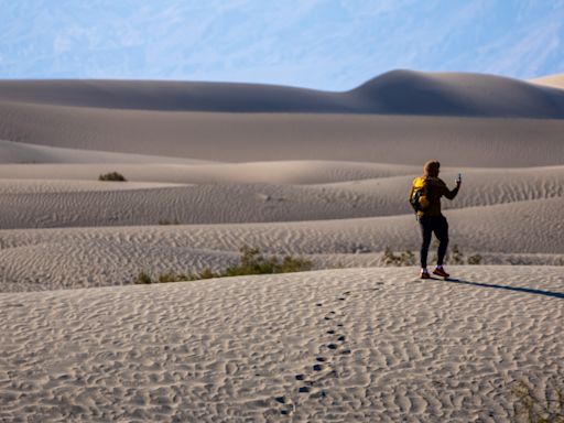 Death Valley heat melts skin off a man's feet after he lost his flip-flops in the dunes