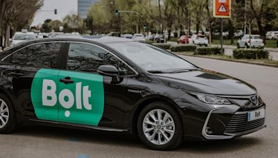 La 'app' de coches bajo demanda Bolt gana un concurso de Aena y tendrá su rincón en los aeropuertos de Barcelona, Madrid y Málaga