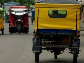 Supuestos vacunadores roban una tricimoto en la que chofer transportaba a estudiantes de una escuela de Petrillo