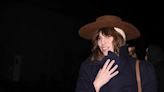 Un an après la mort de Jane Birkin, sa fille Lou Doillon lui rend un bouleversant hommage