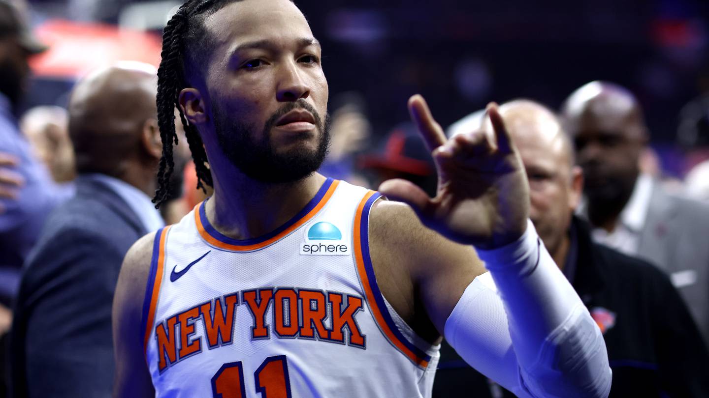 Knicks' Jalen Brunson undergoes 'successful surgery' on fractured hand, will be reevaluated in 6-8 weeks