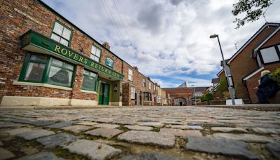 Corrie throuple teased as newcomer gets closer to shock couple