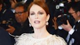 Julianne Moore loves to wear feathers