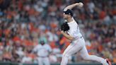 Justin Verlander throws 6 scoreless innings as Astros hang on for Game 1 win vs. Twins