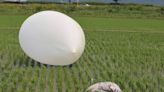 Corée du Nord : Séoul intensifie la diffusion de propagande après un nouveau lancer de ballons lestés d’ordures du Nord