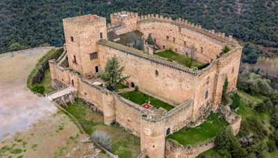 Santiago Segura y José Mota compran el castillo de Pedraza: se convertirá en escenario para conciertos y eventos culturales