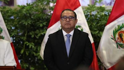 La Procuraduría de Perú denuncia ante la Fiscalía al ex primer ministro Alberto Otárola por supuesto espionaje