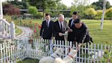 Kim Jong-Un dá cachorros a Putin durante visita de líder russo