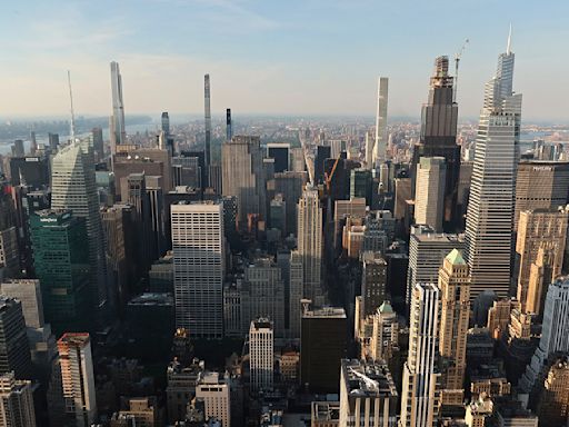 New York City’s Real Estate Market Heats Up as Inventory Grows and Sellers Slash Prices