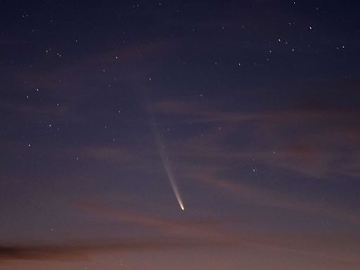 See the Year’s Brightest Comet, a Supermoon, and 2 Meteor Showers in October's Night Sky