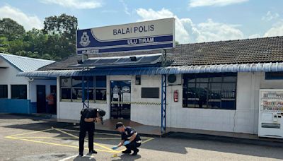 Man kills 2 officers at police station in Malaysia in a suspected Jemaah Islamiyah attack