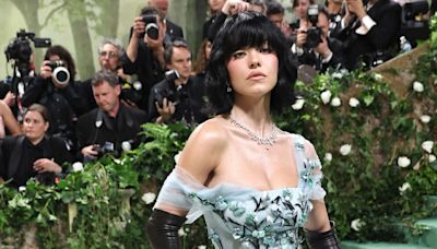 Sydney Sweeney Looked Unrecognizable in a Jet Black Bob at the 2024 Met Gala