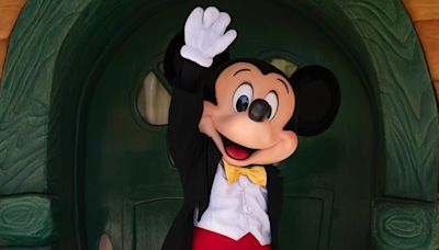 Disneyland workers vote for potential strike