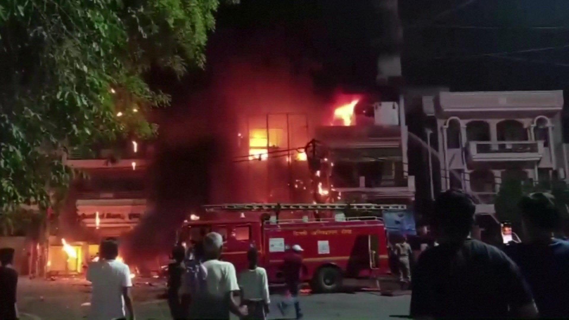 Newborn babies die after fire at Delhi hospital