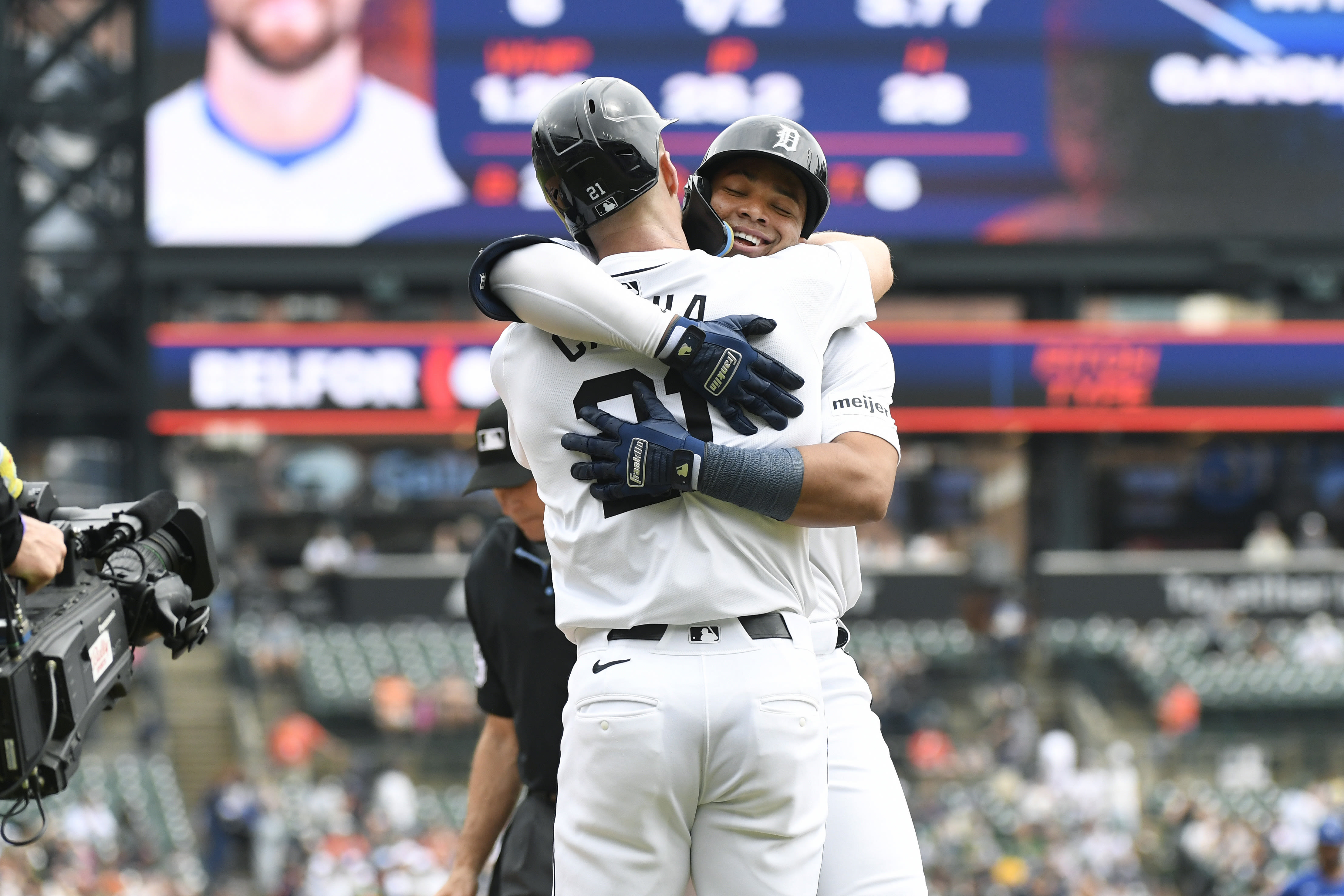 Wenceel Pérez hits a 2-run drive for 1st big league homer as the Tigers beat the Royals 4-1