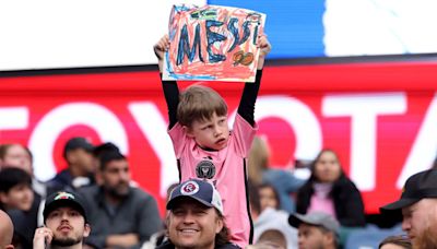 Lionel Messi gets 2 goals in front of record New England crowd as Miami beats Revolution 4-1