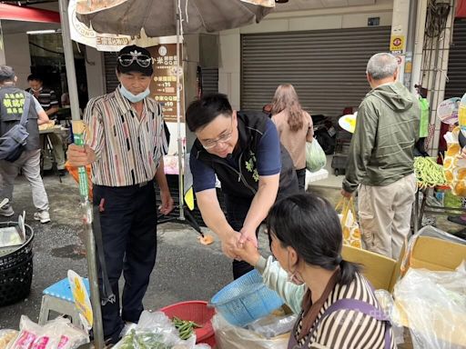 提前敲響高雄市長選戰 賴瑞隆跨區到鳳山掃街