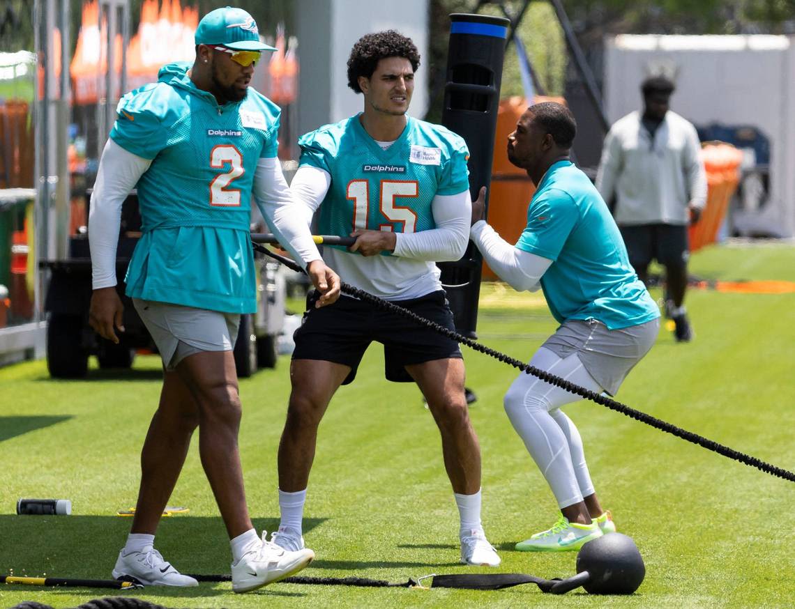 Dolphins first open OTA session lacked star power, impressive plays