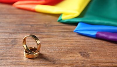 Chicago Priest Apologizes for Same-Sex Blessing, Saying it Violated Church Norms