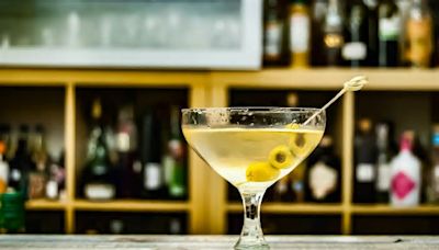 This is how to make the perfect dirty martini