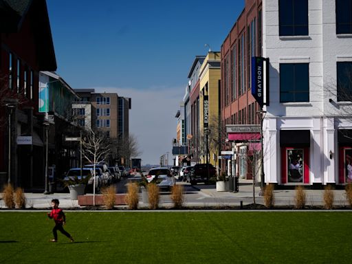 Retail centers add apartments, condos so residents can live where they shop and dine