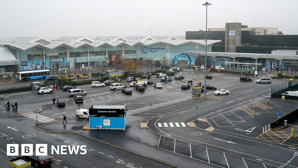 Birmingham Airport passengers stranded as parking firm halts services