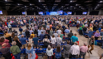 Southern Baptists narrowly reject controversial ban on churches with women pastors