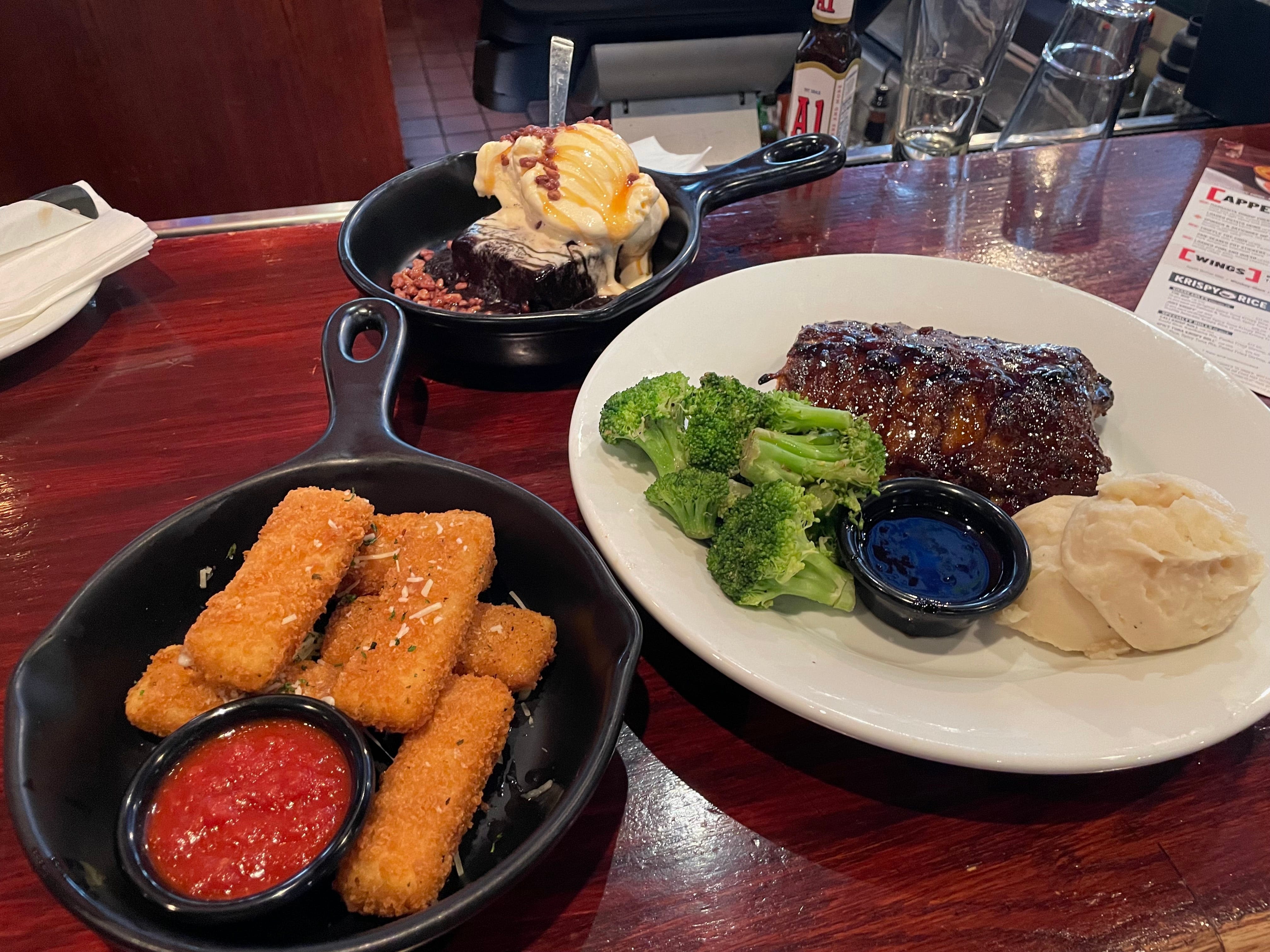 I compared 3-course meals at Chili's and TGI Fridays. The prices were nearly identical, but the differences in the food were stark.