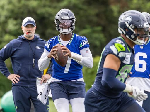 Geno Smith returns from injury to Seahawks practice | HeraldNet.com