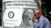 Dólar tem leve alta frente ao real antes de decisão do Copom Por Reuters