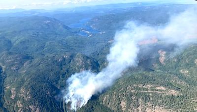 Boaters warned to stay away from waterbombers on Shawnigan Lake