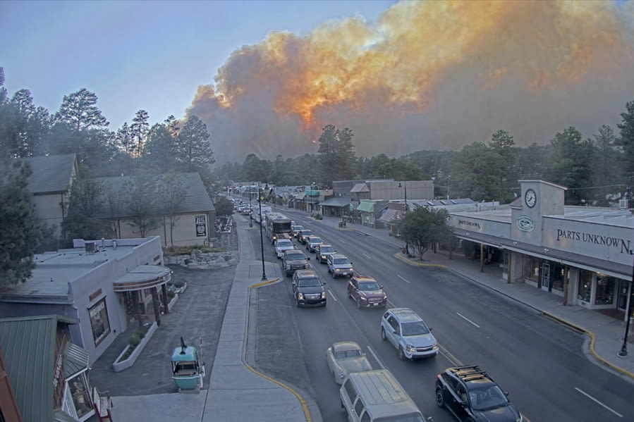 Team combs fire-ravaged New Mexico community for remains of the missing