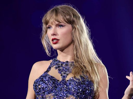 Taylor Swift Flashes Double Peace Signs During 'Midnight Rain' at Eras Tour Gelsenkirchen Night Two