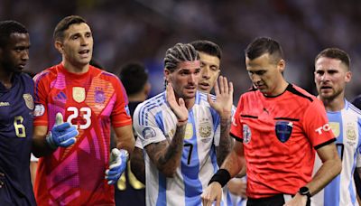 Argentina - Ecuador: cómo dirigió Andrés Matonte, que protagonizó varias controversias en el partido por la Copa América