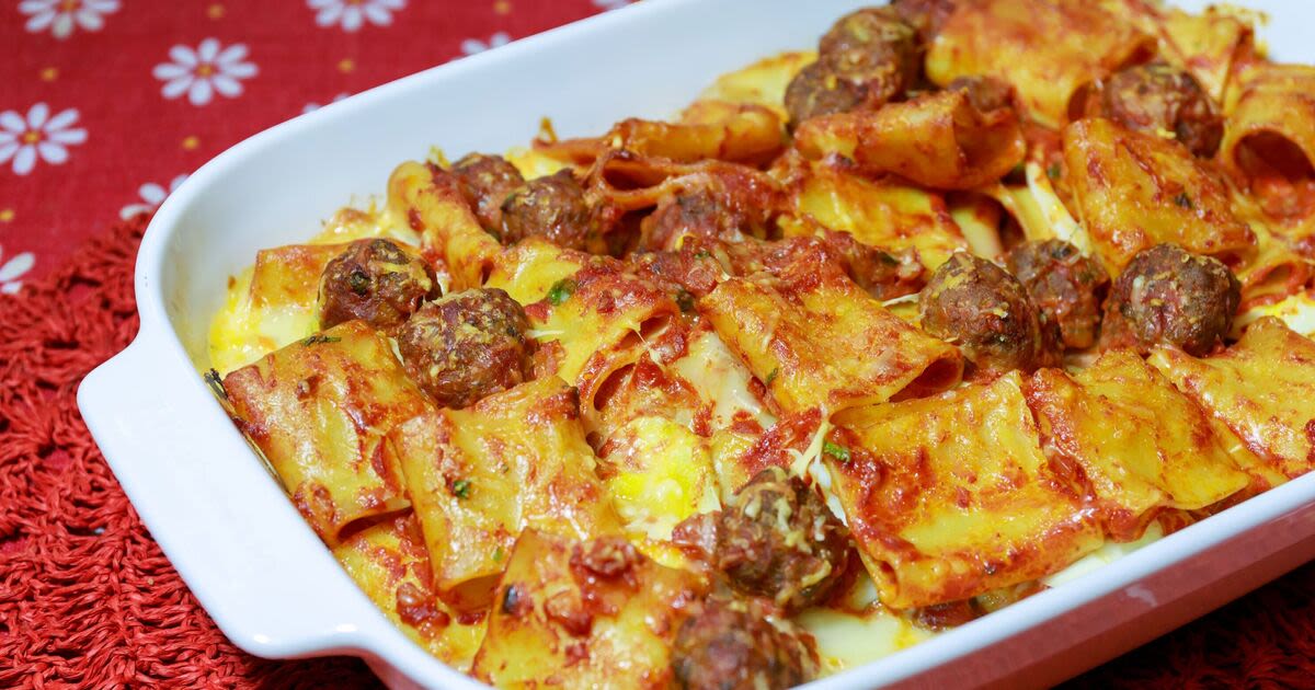 I made Jamie Oliver's 'super easy' sausage pasta bake and added one ingredient